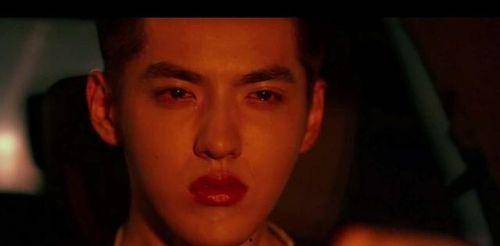 小贾娱乐圈里吃瓜是真的吗,娱乐圈小贾吃瓜事件真相揭秘